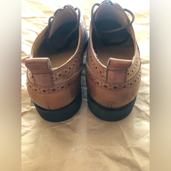 BROWN LEATHER DRESS SHOES - Picture 4 of 7